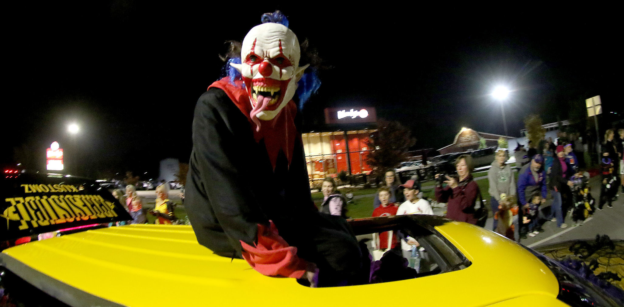 102718-Bett-Halloween-Parade-011